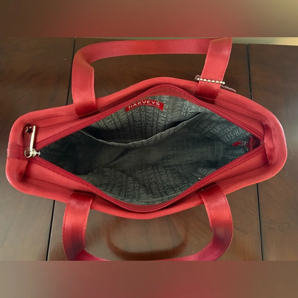 ❤️Red❤️Harvey’s Seatbelt Purse - Picture 5 of 7